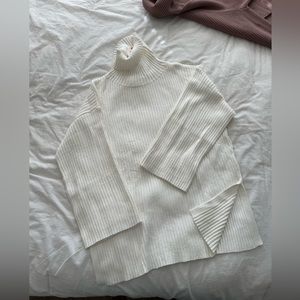 Side slit, turtleneck sweater, size small, oversized